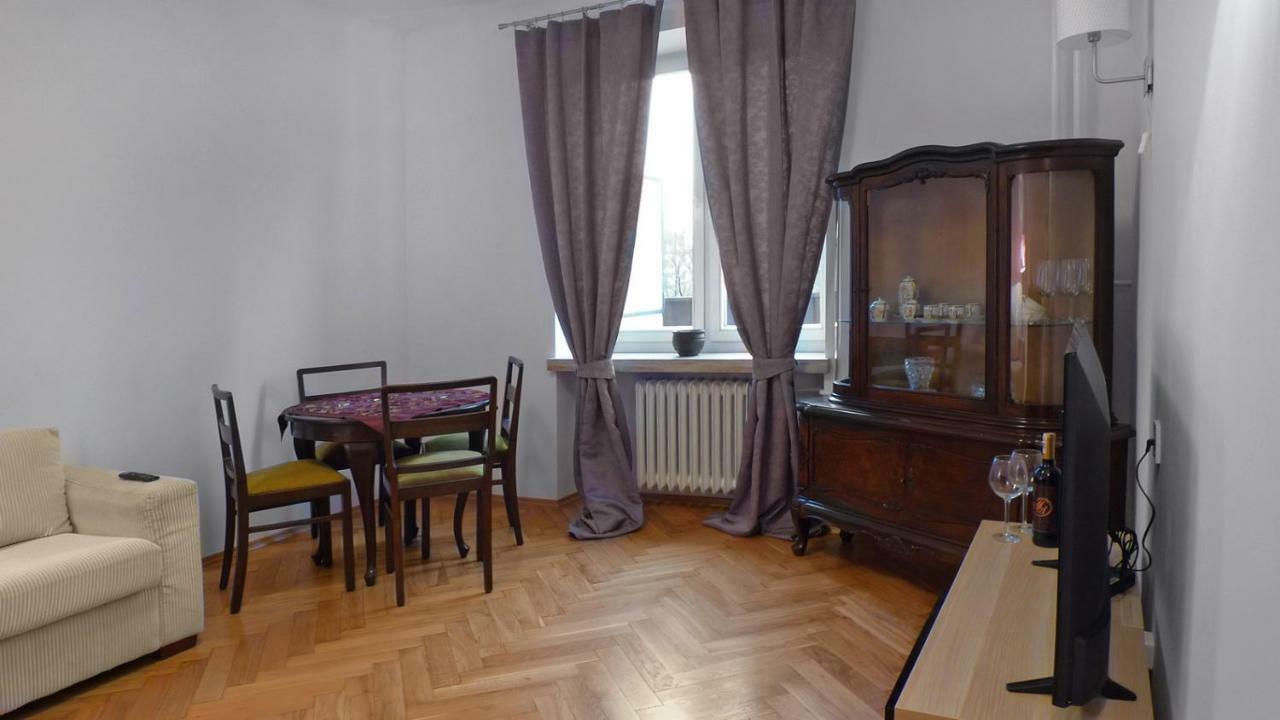 Center Apartment Warsawa Bagian luar foto